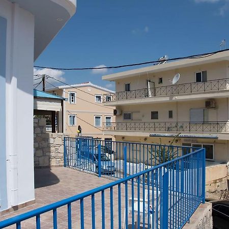 Sunshine Apartment City Center Karpathos Esterno foto