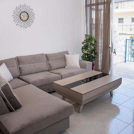 Sunshine Apartment City Center Karpathos Esterno foto