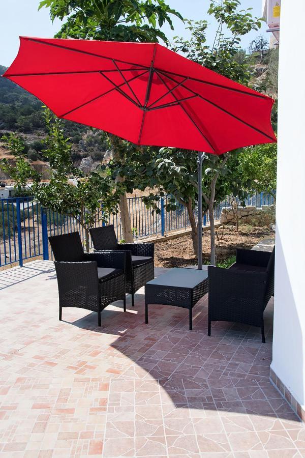 Sunshine Apartment City Center Karpathos Esterno foto