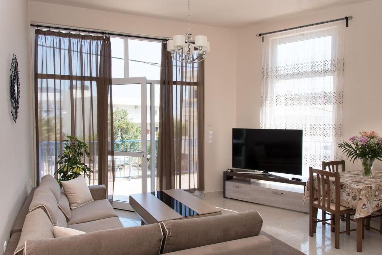 Sunshine Apartment City Center Karpathos Esterno foto