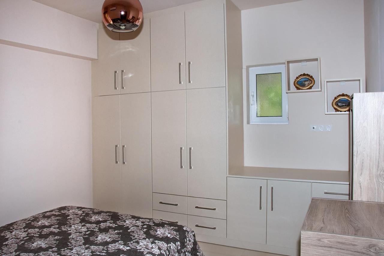 Sunshine Apartment City Center Karpathos Esterno foto