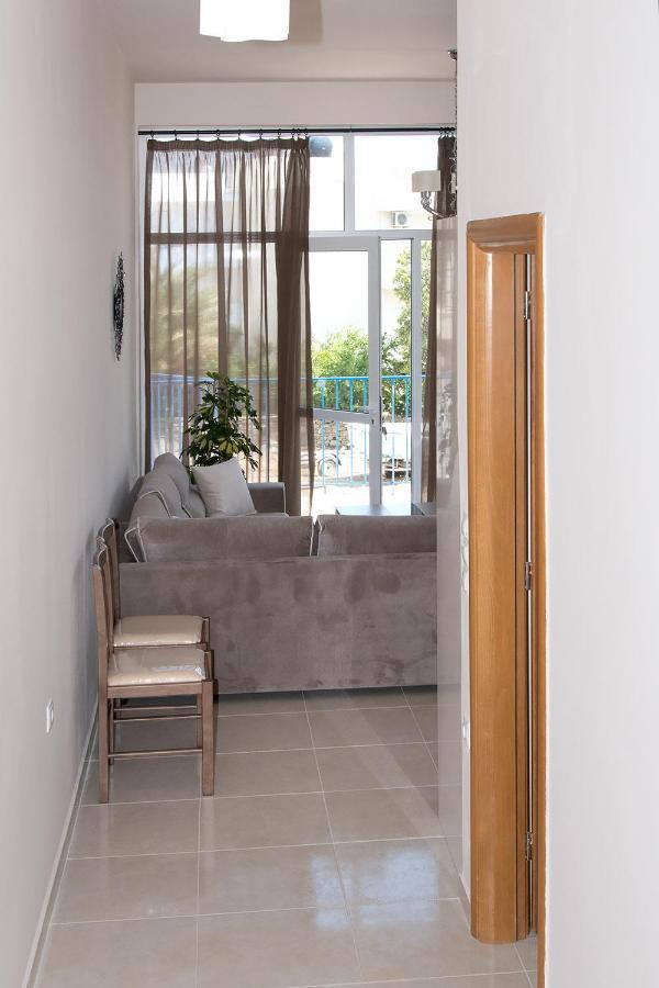 Sunshine Apartment City Center Karpathos Esterno foto