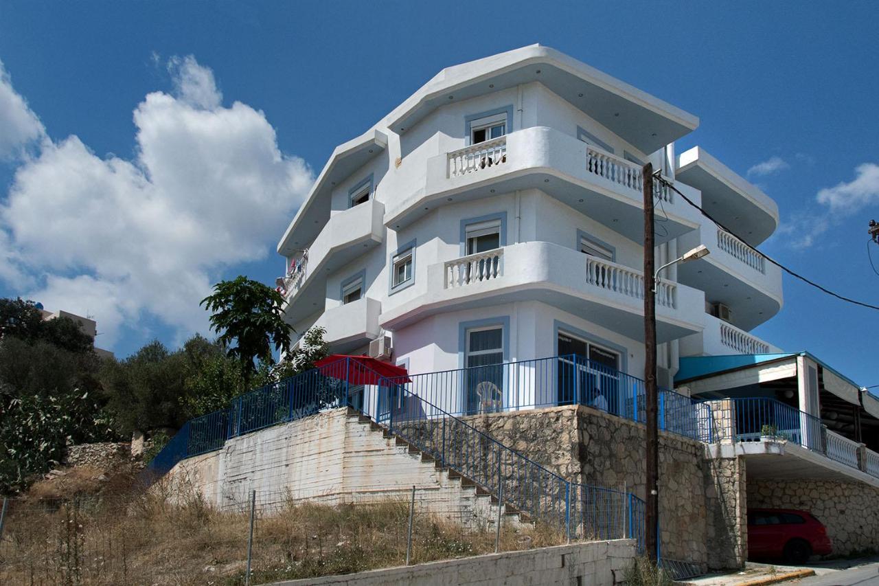 Sunshine Apartment City Center Karpathos Esterno foto